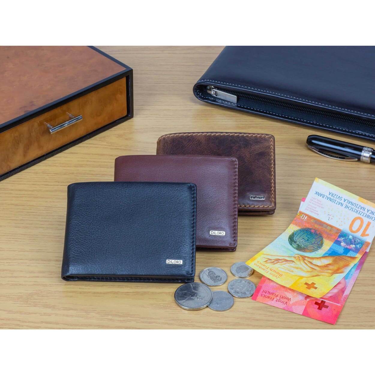 DiLoro Men's Slim Bifold Leather Wallet